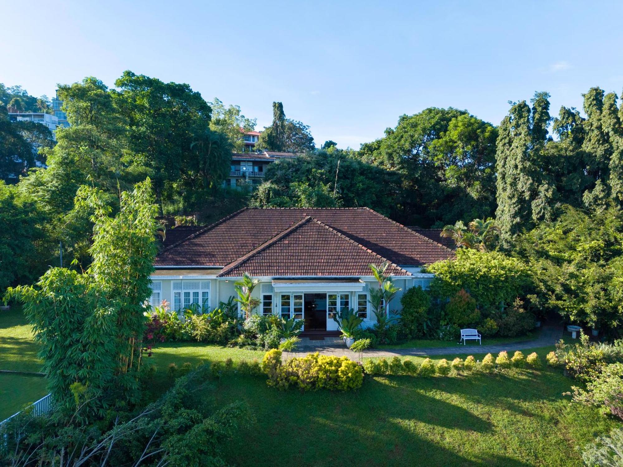 Castle Hill Bungalow Kandy Exterior photo
